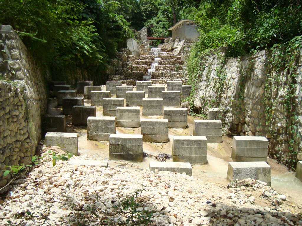 Gabions et plots en bétons